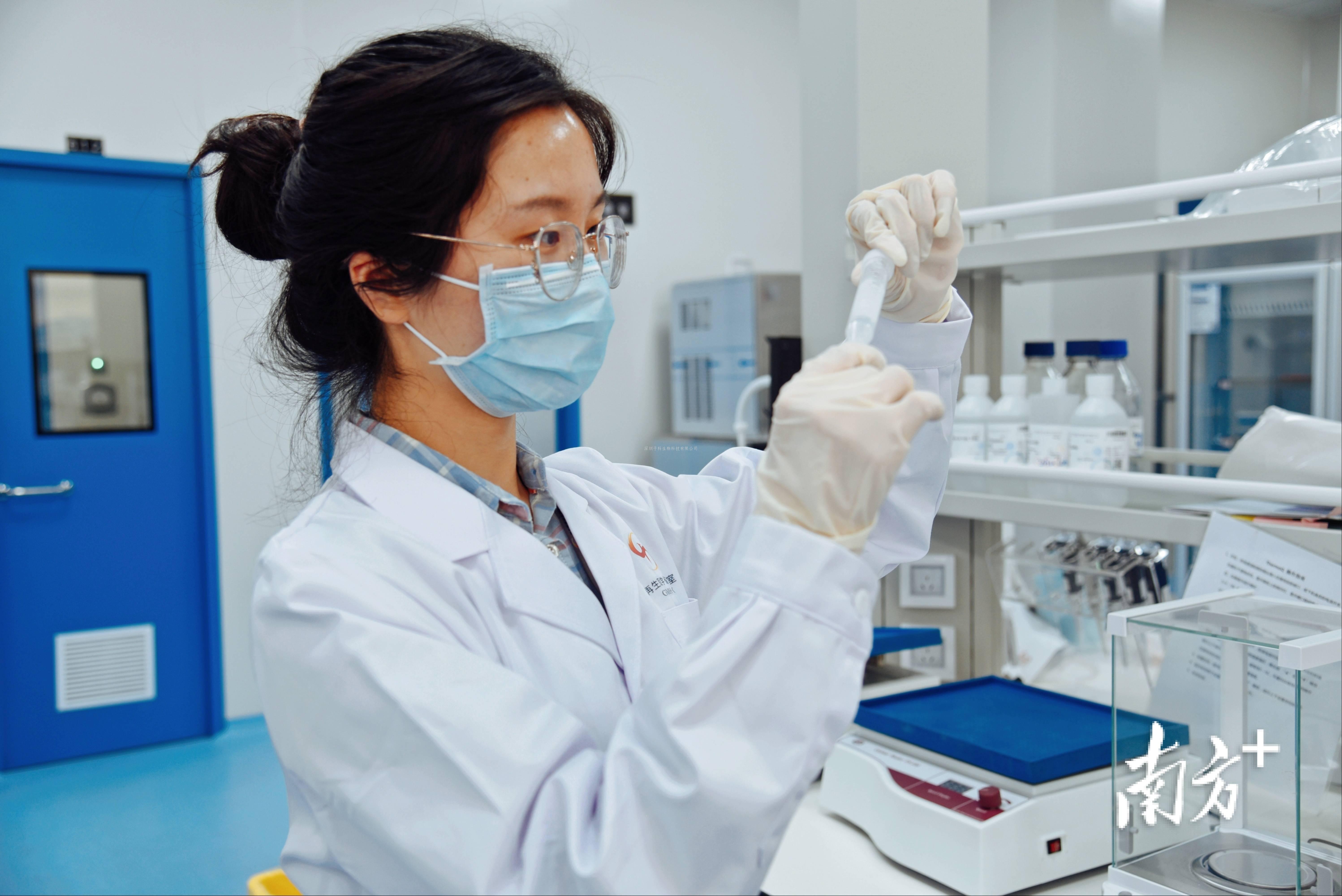 生命科學(xué)學(xué)院張哲課題組與合作者共同揭示囊泡乙酰膽堿轉(zhuǎn)運(yùn)蛋白VAChT的底物識(shí)別和藥物抑制機(jī)制